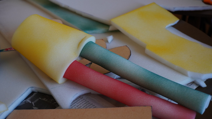 Foam Puppets - Olhapins & Olharapos Foam Puppets - Olhapins & Olharapos